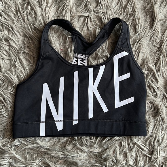 Nike Sports Bra Size Medium - Picture 1 of 3